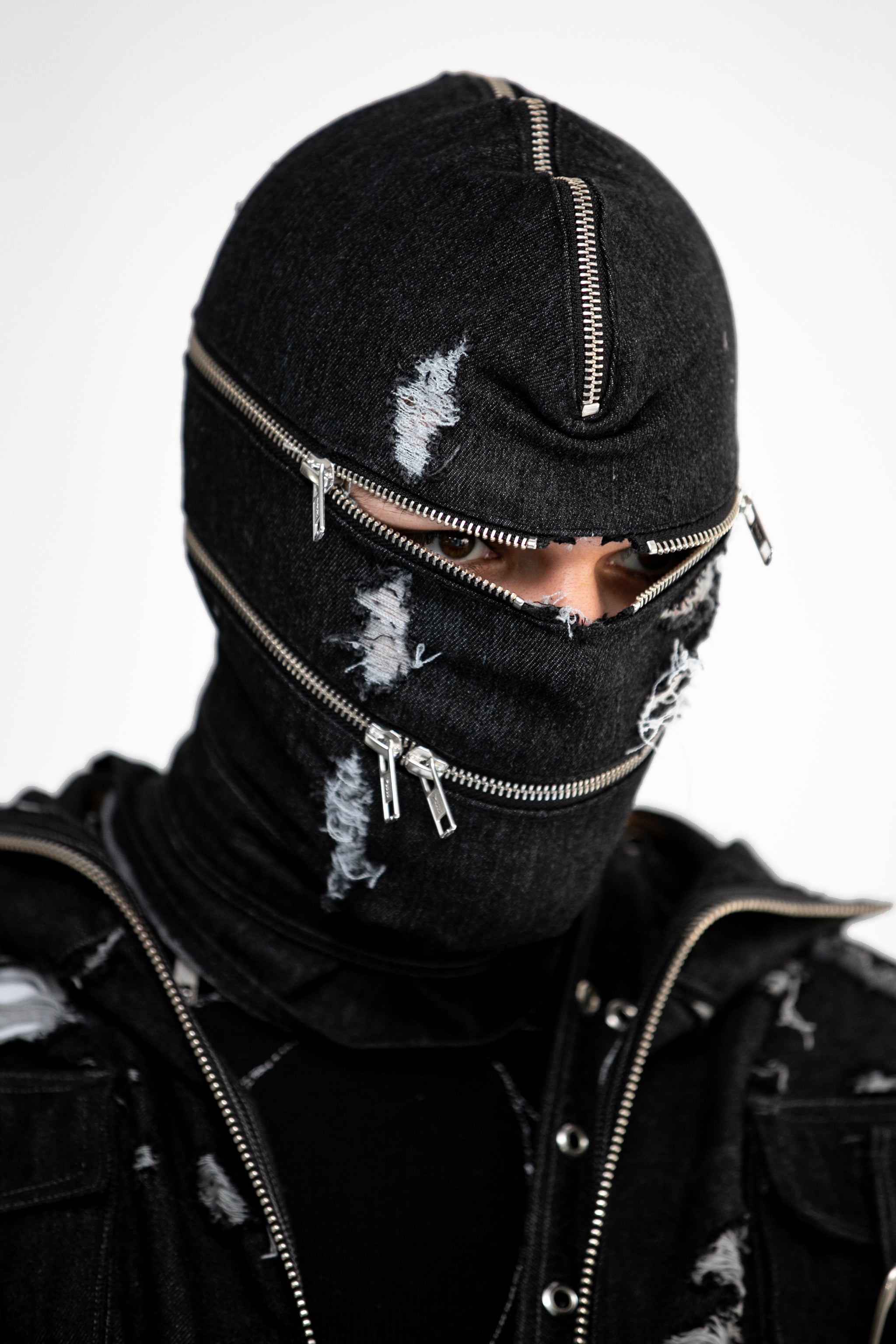 DISTRESSED DENIM ZIP MASK – SXVSU