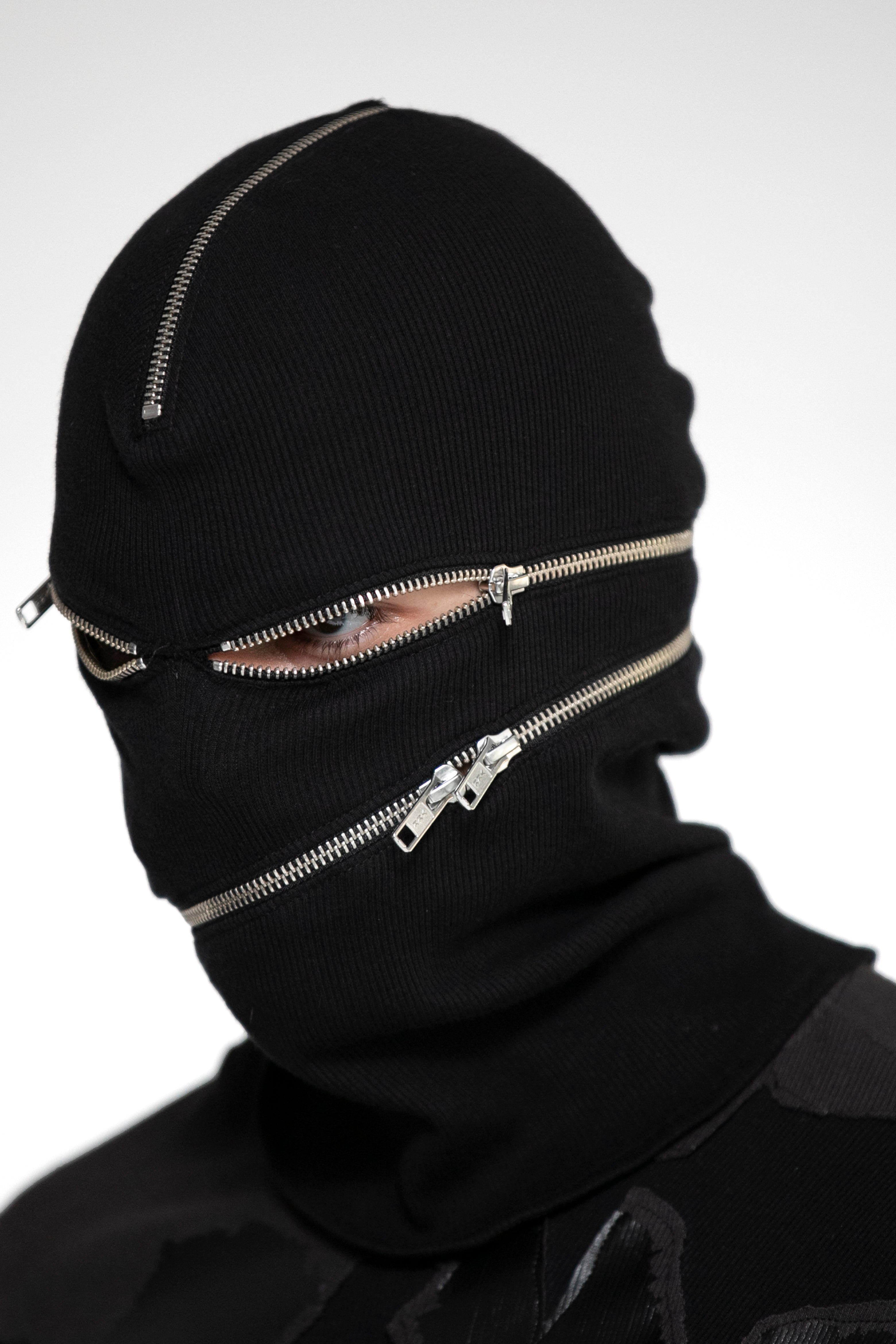 ★OY★LOGO ZIPPER BALACLAVA-BLACK★正規品/韓国直送料込/人気 SchaferandweinerShops AG - givenchy gv3 leather chain wallet